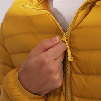 5-CHAQUETA-MV-QUARK-PUFFER-AMARILLO